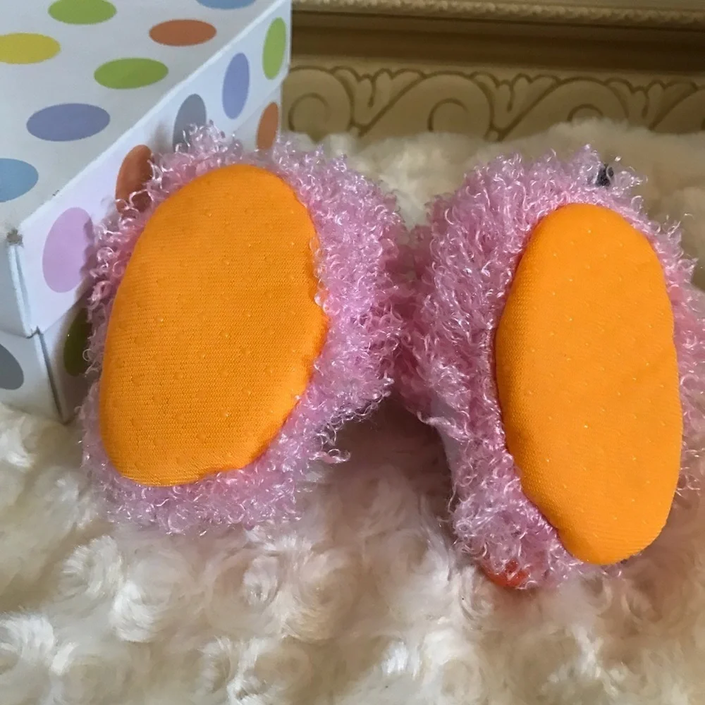 Curly Pink Rich Frog Baby Booties